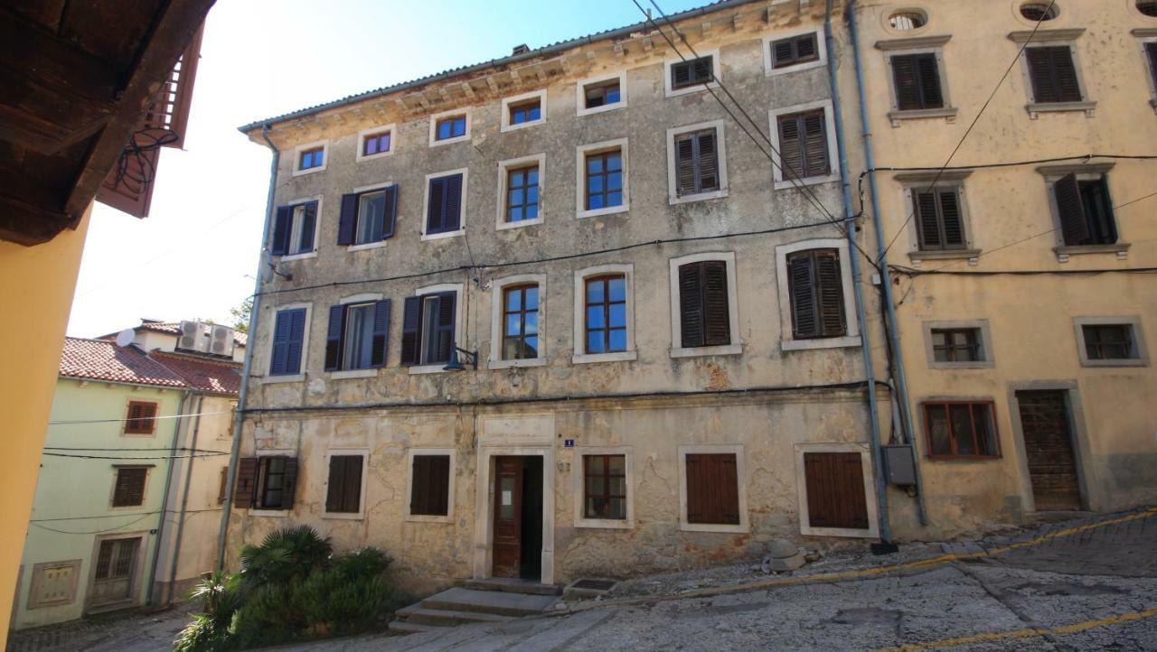 Studio Apartman Galerija Buzet Exterior photo